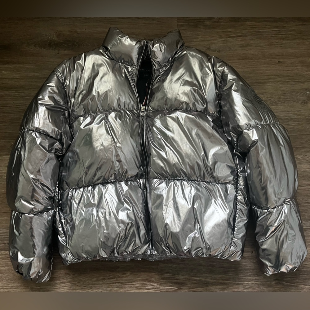 Tommy Hilfiger Women's Silver Metallic Puffer size small NEW* - Picture 4 of 5